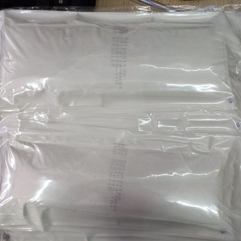 Bông gạc đắp vết thương