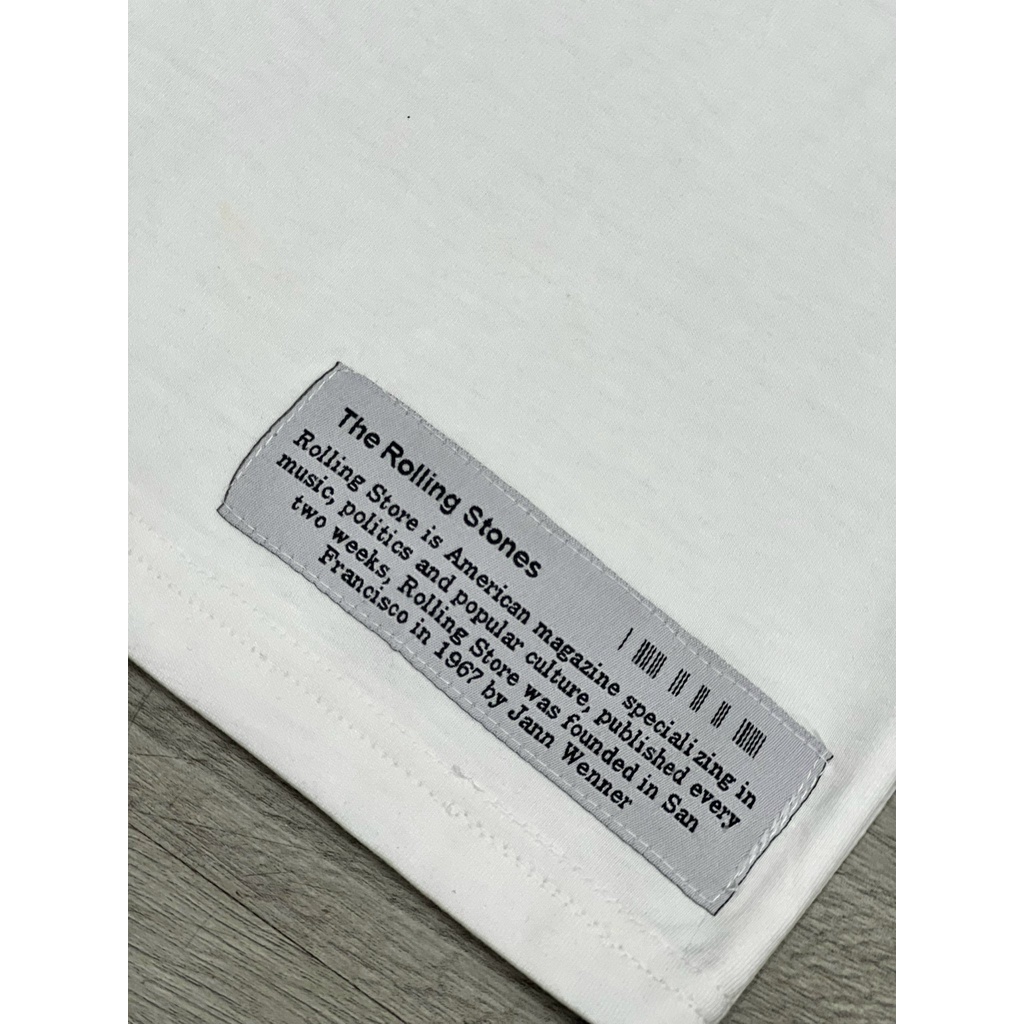 ÁO THUN UNISEX MÔI THÊU XÙ HOT TREND