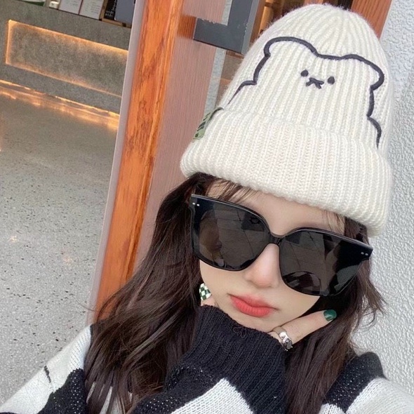 Kính Form vuông Nam Nữ 657 Chất liệu nhựa hàn quốc kiểu dáng hot trend