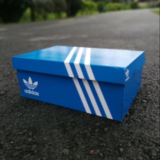 Hộp giầy adidas xanh dương xịn