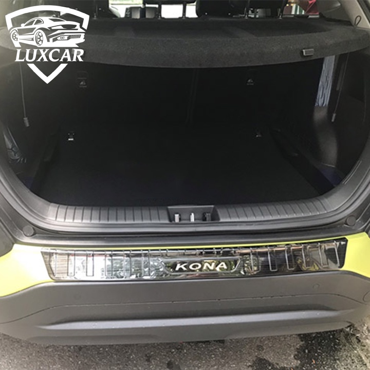Ốp chống trầy cốp xe HYUNDAI KONA - Chất liệu INOX, TITAN cao cấp LUXCAR