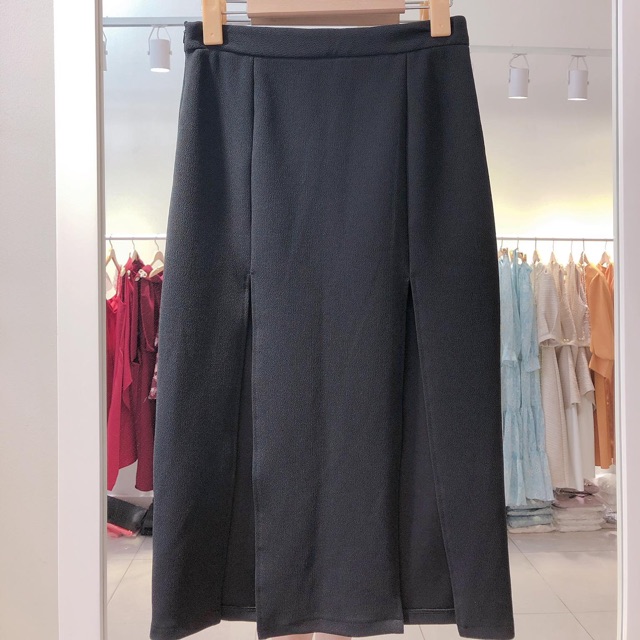 Chân váy xẻ tà 2 bên