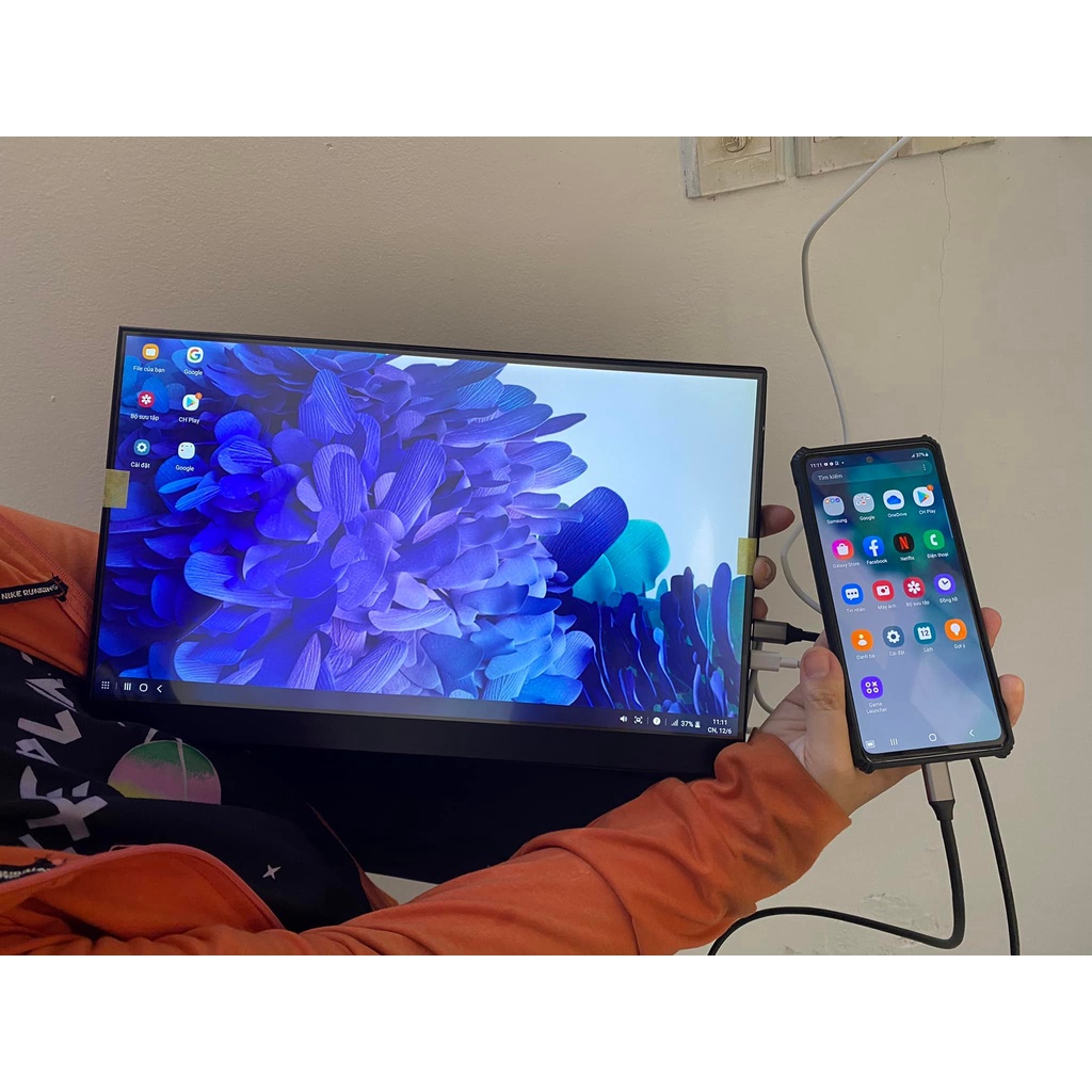 Màn di động 15.6 ips 4k 550 nit , tấm nền Sharp