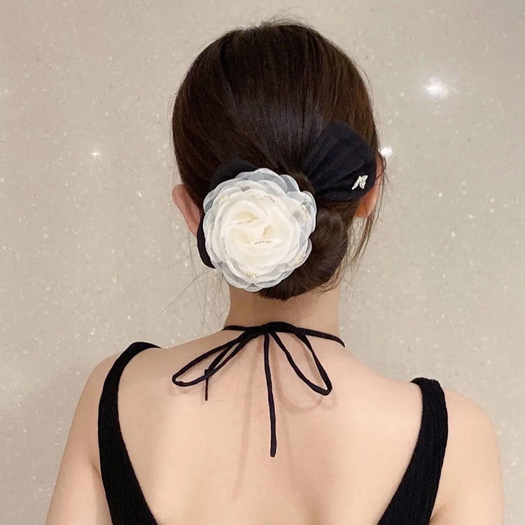 Băng Đô Cài Tóc Hình Hoa Trà Màu Trắng Đen Cho Nữ