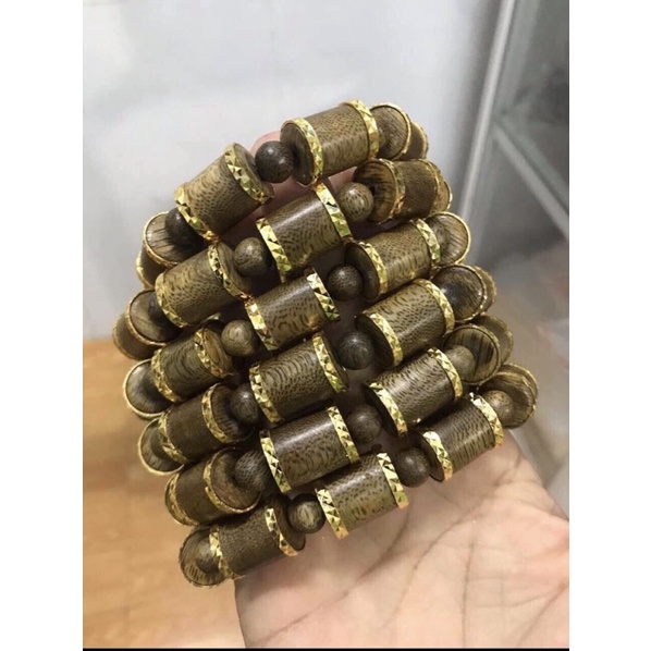 Vòng tay trầm hương tốc tự nhiên
