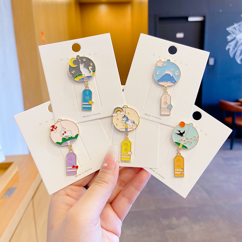 Huy hiệu cài áo kim loại thiết kế hoạt hình Nhật Bản 2021 đáng yêu