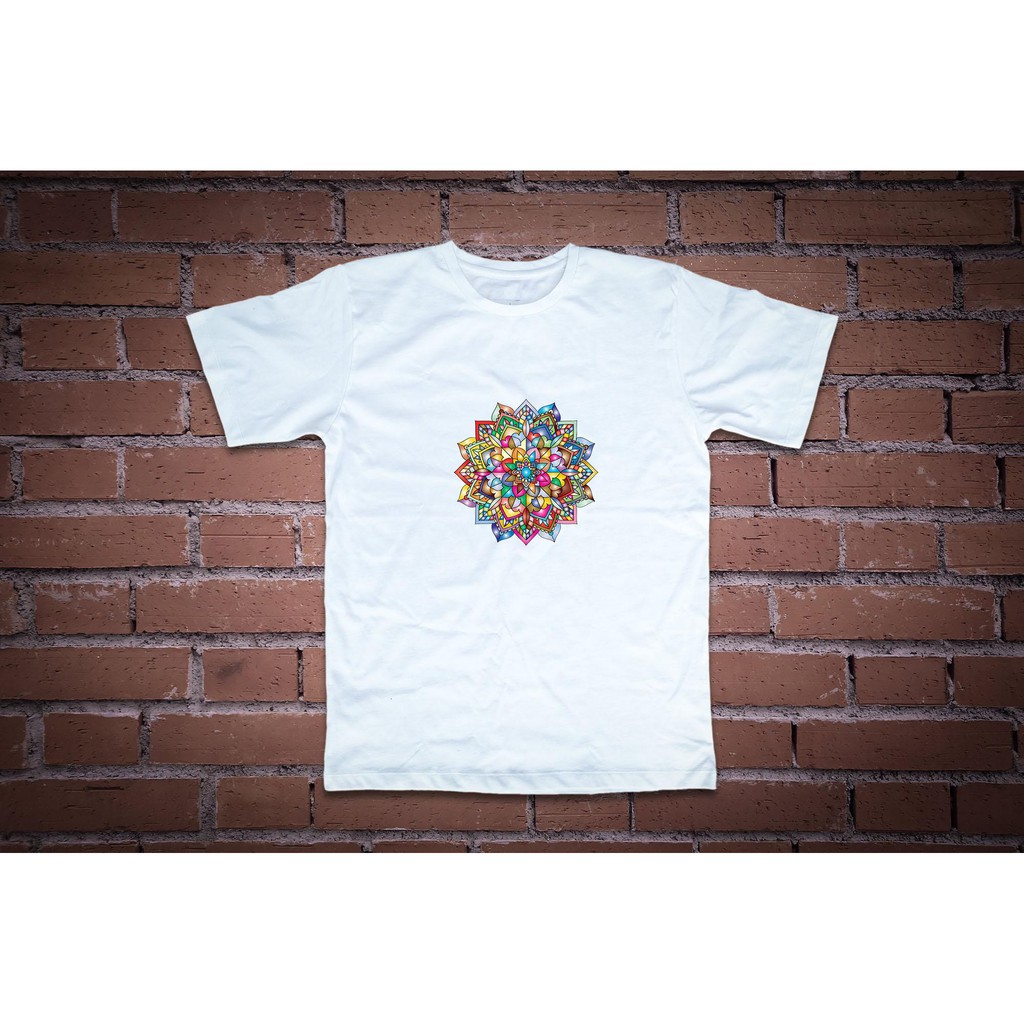 Áo thun in hình họa tiết tròn màu sặc sỡ