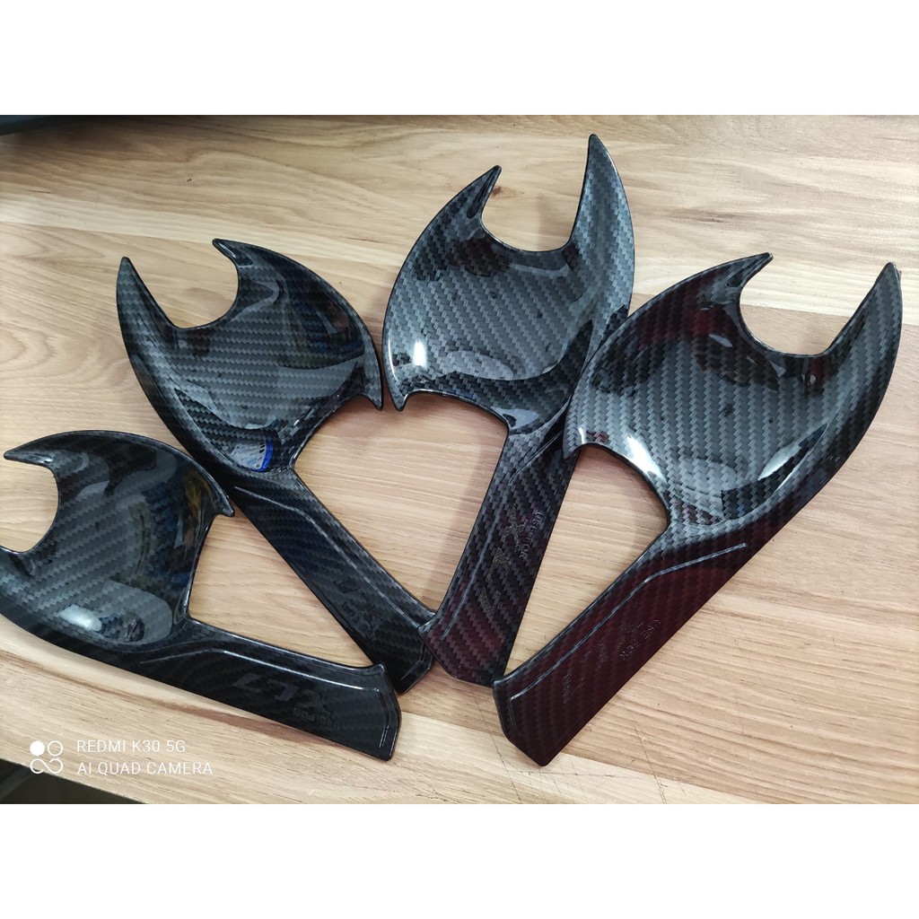 Ốp tay hõm cửa xe Suzuki XL7 2019 đến 2022 Vân Carbon Cao Cấp Chống xước tay cửa làm đẹp cho xe