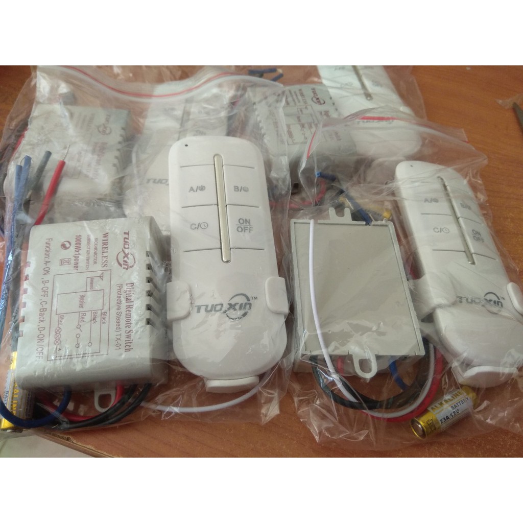 Bộ công tắc điều khiển từ xa 3 cổng TuoXin 1000W + Remote