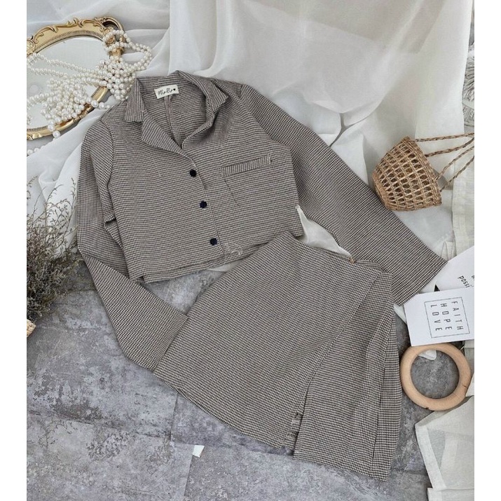 SET CROP CỔ VEST + CHÂN VÁY ĐẮP CHÉO