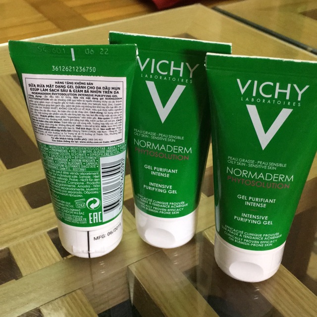 Sữa rửa mặt dành cho da dầu mụn vichy