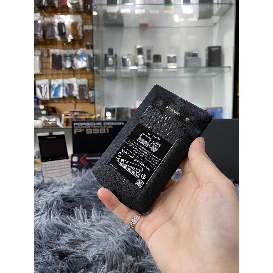 Điện thoại BlackBerry Porsche Design 9981 Đen Fullbox