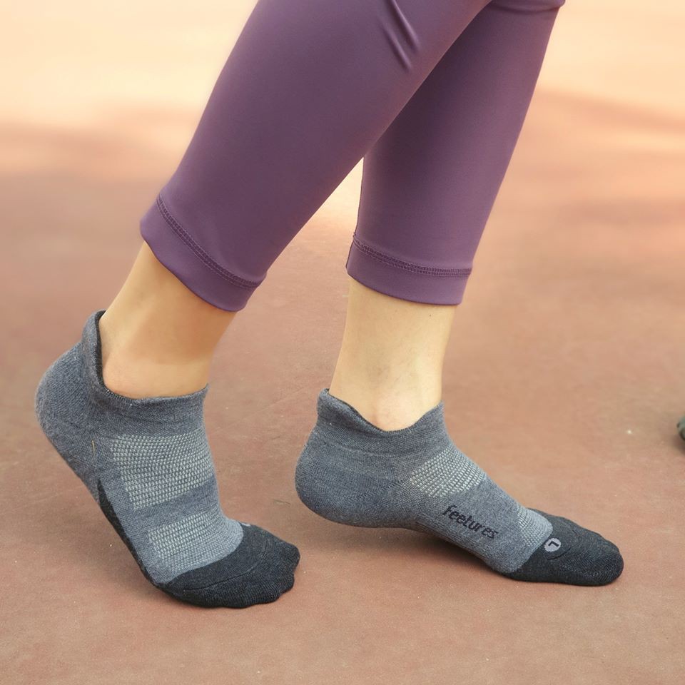 COMBO 3 Đôi Vớ Feetures Max Cushion Cotton 100% Dòng Vớ Bán Chạy Số 1 Tại Mỹ - Tất Thể Thao Mềm Mại Thấm Hút Cực Tốt
