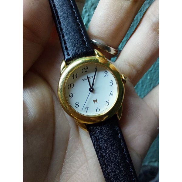 đồng hồ nữ hiệu seiko