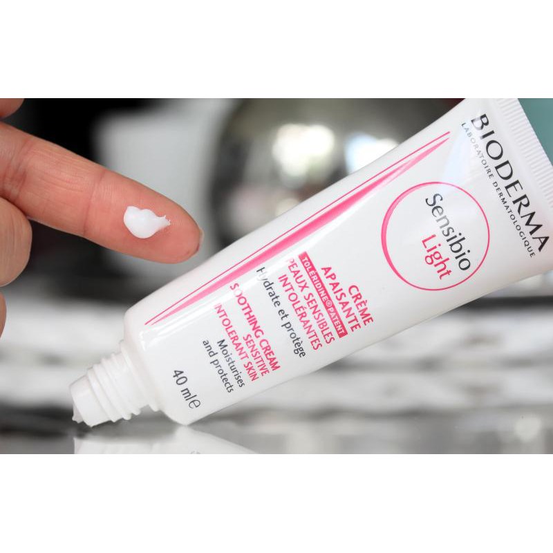 Kem Dưỡng Ẩm Bioderma Cho Da Nhạy Cảm Sensibio Light Cream 40ml