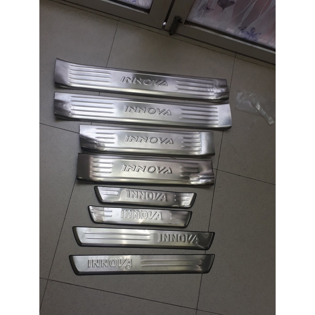 Ốp bậc cửa, nẹp cửa xe Toyota Innova 2016 -2021 Mẫu Inox