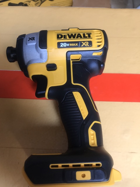 Máy bắn vít DEWALT.DCF887