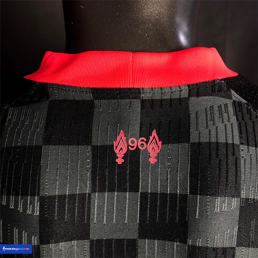 Áo Liverpool đen sân khách 2020-2021, áo Liverpool sân khách 2021 sọc caro đen xám mẫu 3 ❝Thái Lan❞