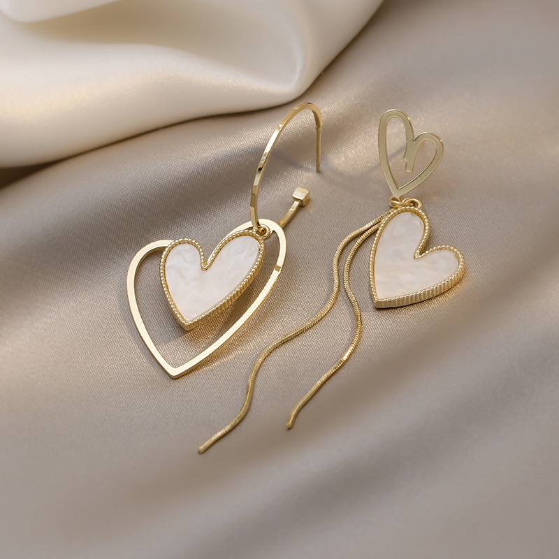 Khuyên Tai Tua Rua Dài Không Đối Xứng Hình Trái Tim Thời Trang Hàn Quốc Mới 2022 Dành Cho Bạn Nữ