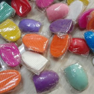 Miếng Silicon vệ sinh cọ trang điểm