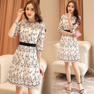 Váy thêu hoạ tiết