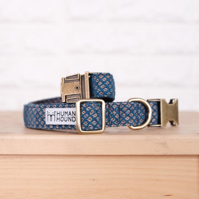 Cổ chó X Indigo 'Xanh / Đất' Con người & Chó săn: Mẫu vải dệt Họa tiết hoa