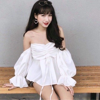 Áo trắng rút ngực rớt vai