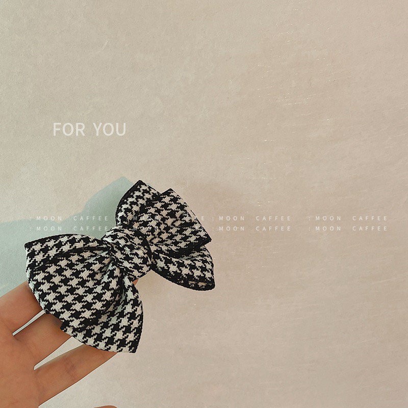 Bờm tóc và nơ kẹp tóc hoạ tiết caro hiện đại BN1