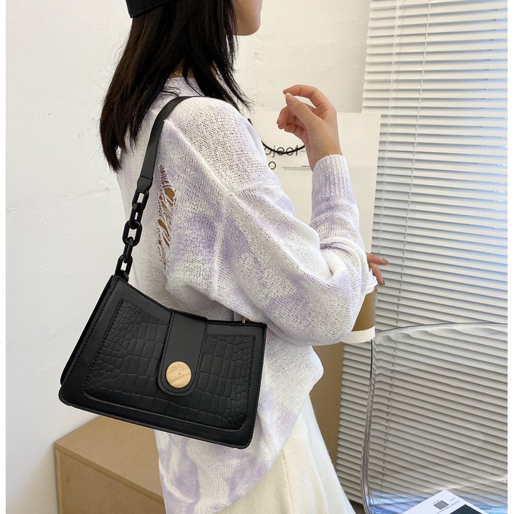 [Mã FAMAYWA2 giảm 10K đơn 50K] Túi kẹp nách vân cá sấu khóa bấm tròn trẻ trung - E146 | BigBuy360 - bigbuy360.vn