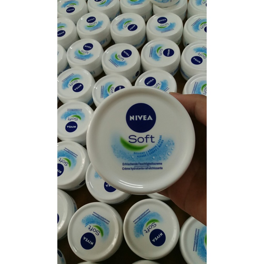 KEM DƯỠNG DA GIỮ ẨM NIVEA SOFT ĐỨC