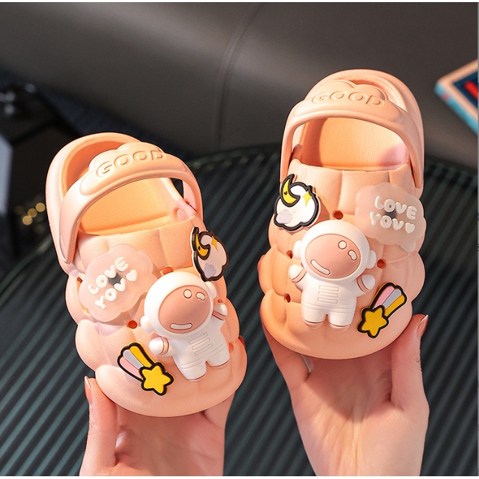 Dép trẻ em phi hành gia, dép cross cho bé kèm sticker, sục cross cho bé trai bé gái siêu nhẹ chống trơn trượt