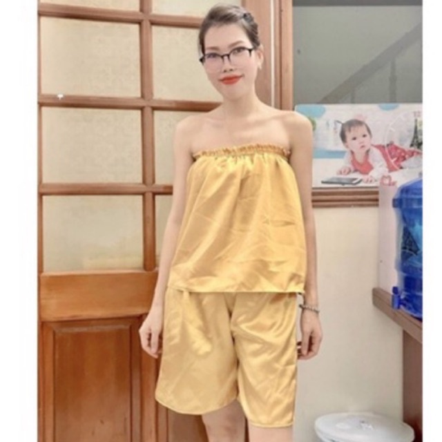 Bộ quần áo quây lửng spa