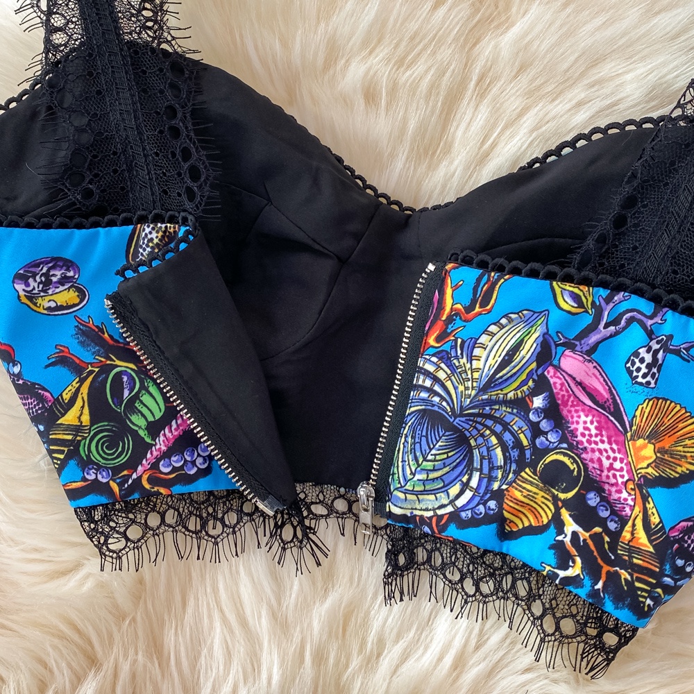 #1085   Set áo croptop + chân váy họa tiết bắt mắt 5 mà đủ size