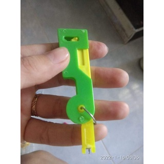 Xỏ chỉ đủ mẫu