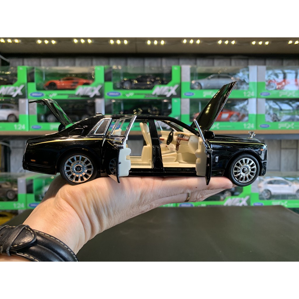 Mô hình xe ô tô Rolls Royce Phantom VIII Tỉ lệ 1:24 của Hãng CHEZHI