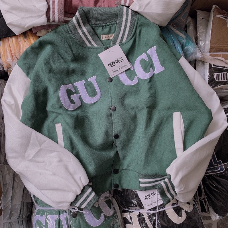 Áo khoác nữ nút bấm lót dù thêu chữ