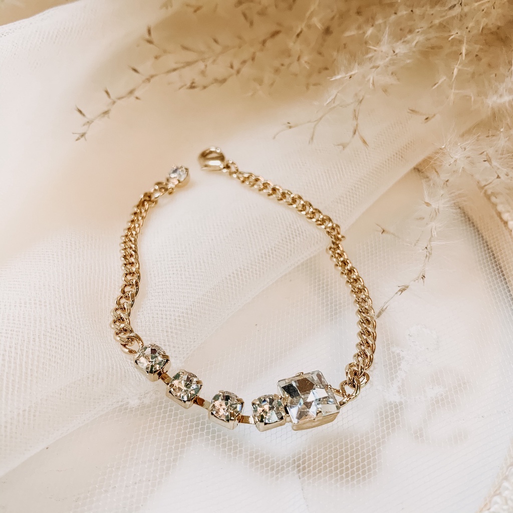 Vòng tay Hanako đính đá màu gold sang chảnh, lắc tay nữ Nhật Bản