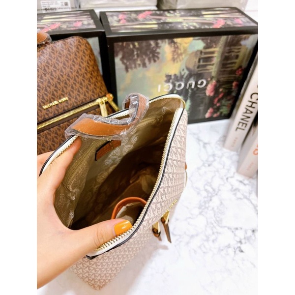 BALO Nữ XUẤT XỊN