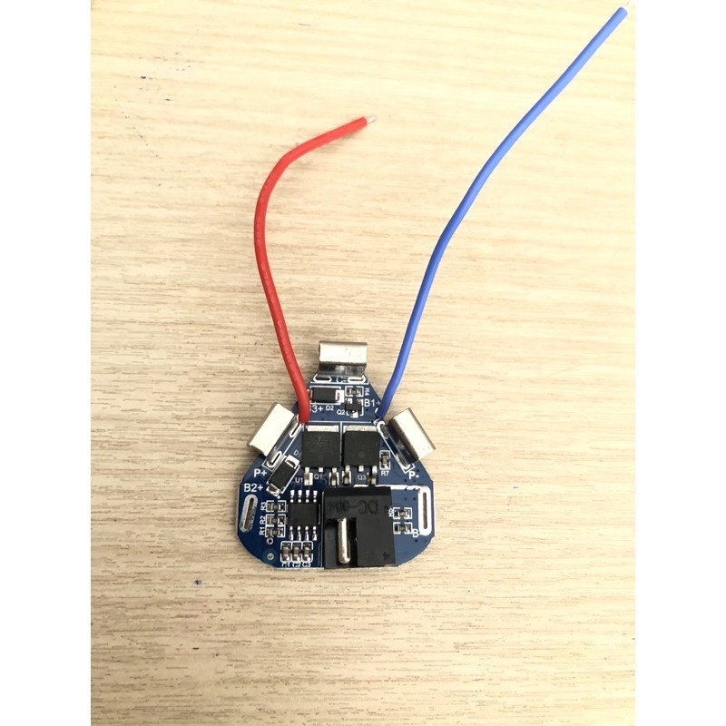 Vỏ 12V và mạch tam giác bảo vệ pin dùng cho máy TQ