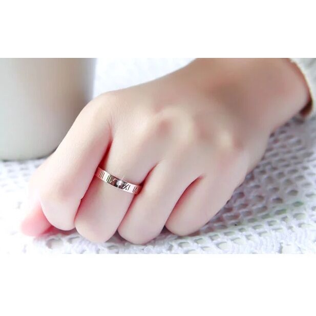 [FreeShip] Nhẫn nữ titan chữ số La Mã đính đá J1-301 - CAM KẾT KHÔNG BAY MÀU