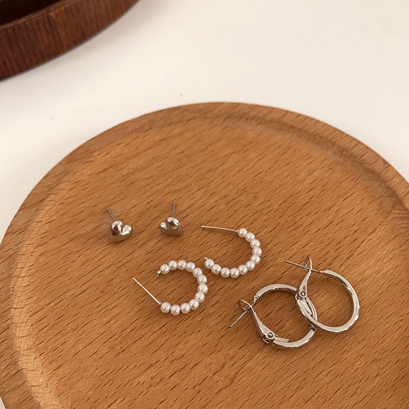 Set sáu đôi hoa tai hình trái tim đính ngọc trai thiết kế độc đáo cá tính