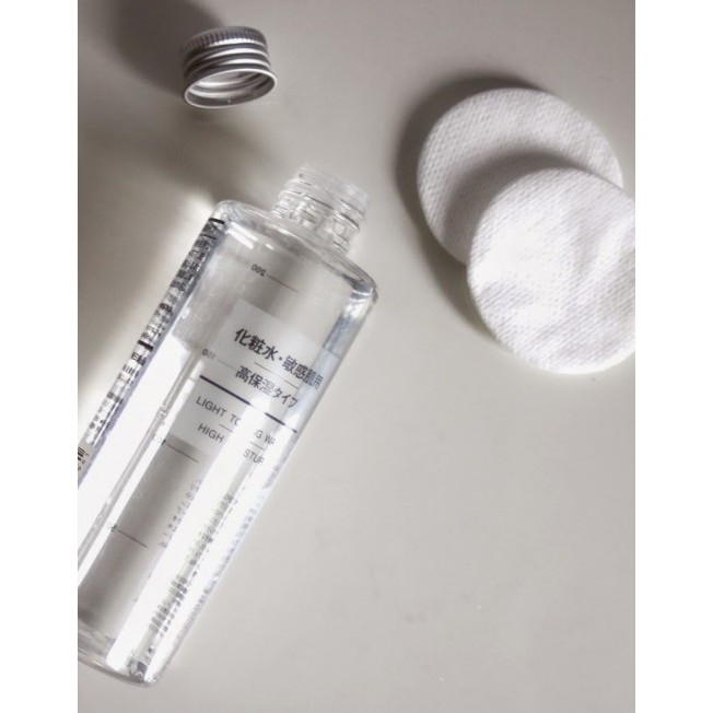 NƯỚC HOA HỒNG MUJI LIGHT TONING WATER HIGH MOISTURE