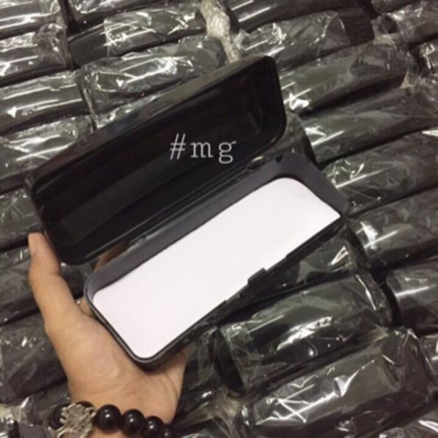 100 Hộp nhựa đựng kính