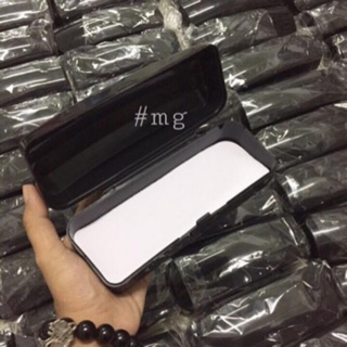 100 Hộp nhựa đựng kính