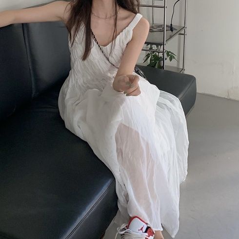 Đầm Hai Dây Cổ Chữ V Màu Trắng Thiết Kế Xếp Ly Phong Cách Hàn Quốc Hàng Mới 2022 Thời Trang Cho Nữ