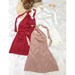 Đầm yếm hở lưng satin