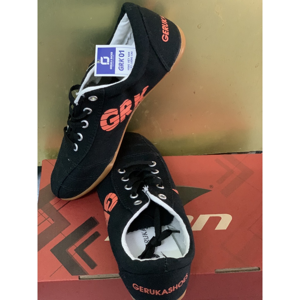 Giày bata đế đinh đá bóng, giày bata đá bóng sân cỏ nhân tạo DONGDUONG 2022