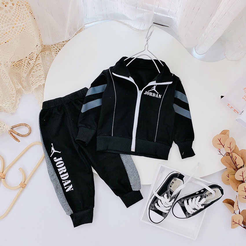 Bộ Quần Áo Dài Tay Thu Đông Dáng Thể Thao Vải Nỉ Da Cá In Hình Jordans Cho Bé Từ 8-18kg Mã DC05