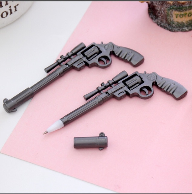 Bút bi hình súng đen