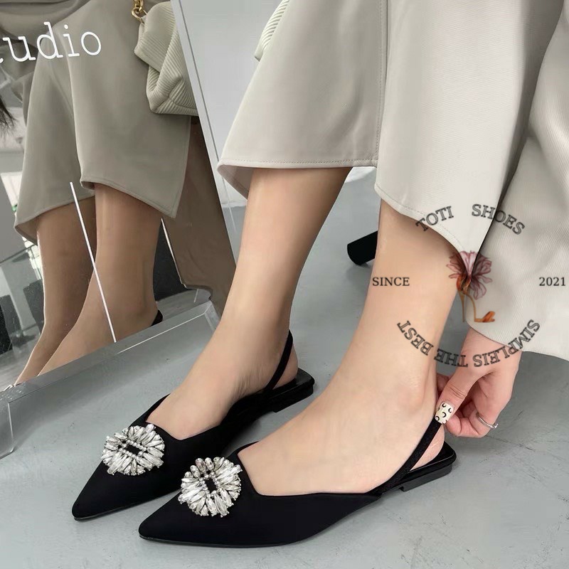 SỤC NỮ TOTIIE STORE - GIÀY THỜI TRANG PHONG CÁCH NỮ TÍNH BÍT MŨI NHỌN ĐẾ THẤP S2209040 G2208060